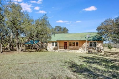 441 Leaning Oak Trl, Mount Sharp TX  78620-4681 exterior