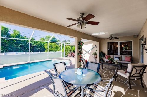 3903 5th St, Lehigh Acres, FL 33976-2571