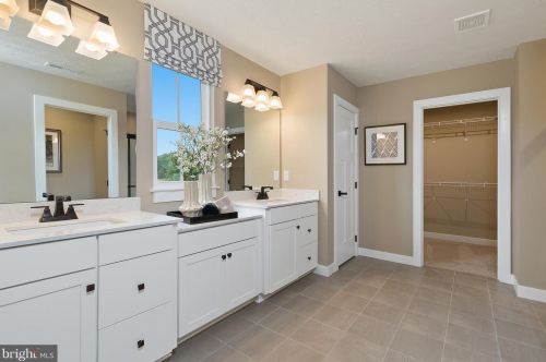 33 Winifred Dr, Hanover PA  exterior