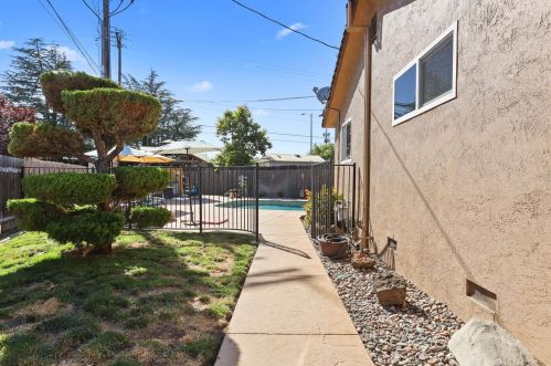 1154 Tamarack Dr, Lodi CA  95240-5535 exterior