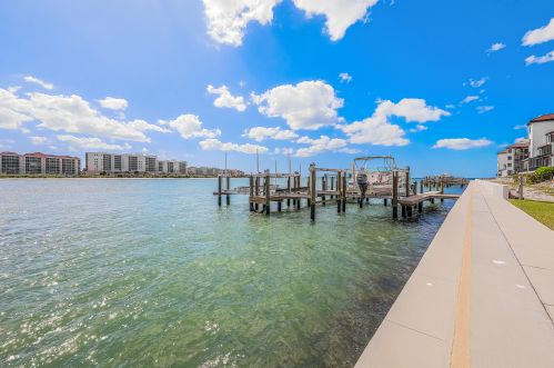 322 La Peninsula Blvd, Naples FL  34113-4037 exterior