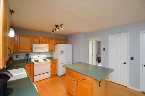 1275 Mcguffey Ln, Stonelick OH  45103-1148 exterior