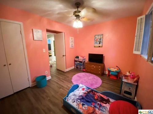 201 Castleway St, Victoria TX 77904-1744 exterior