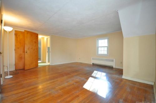 11 Hiram Ln, Bloomfield CT  06002-1224 exterior