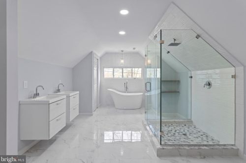 603 Crystal Lake Ave, Tavistock NJ  08033-2711 exterior