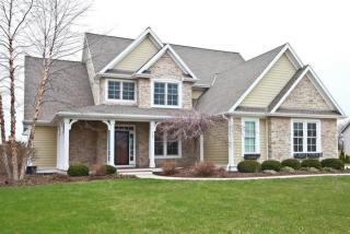 318 Hollyhock Ln, Chenequa WI  53029-8563 exterior