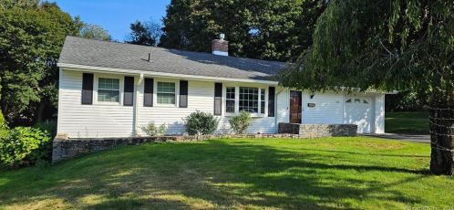 151 Clough Rd, Waterbury, CT 06708-1819