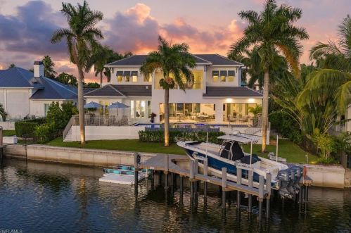 309 Neapolitan Way, Naples, FL 34103-8557