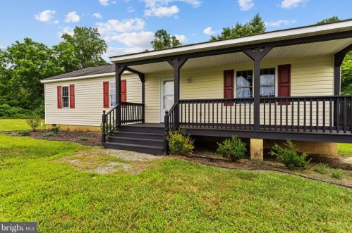 325 Hope Ln, Tappahannock, VA 22560-5469