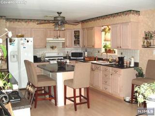 673 Berdan Ave, Wayne NJ  07470-8456 exterior