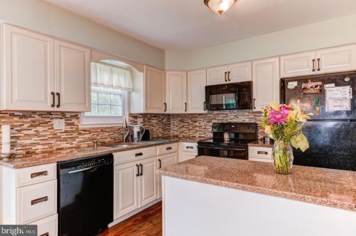 809 Clearfield Ave, Collegeville, PA 19473-1331