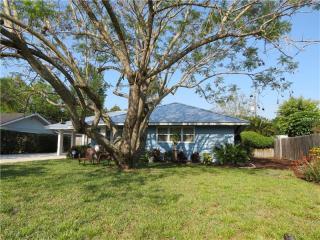 2519 Milmar Dr, Sarasota, FL 34237-7255