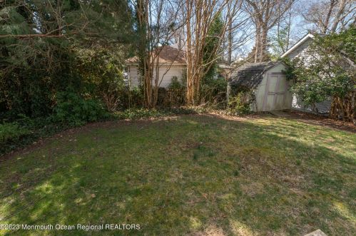 4 Fletcher Pl, Island Heights NJ  08732-7748 exterior