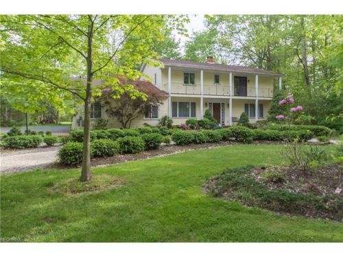 962 Bristol Champion Townline Rd, Bristolville, OH 44402-9635