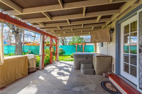 616 Q St, Rio Linda CA  95673-1427 exterior