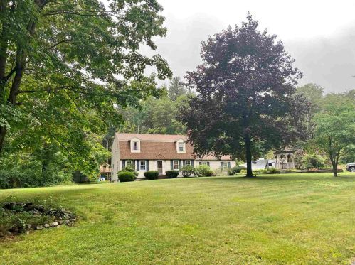 22 Settlers Ln, Salem NH  03079-1253 exterior