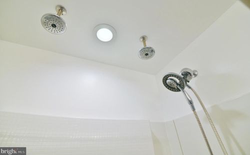 23 Bobby Ln, Edinburg VA  22824-2552 exterior