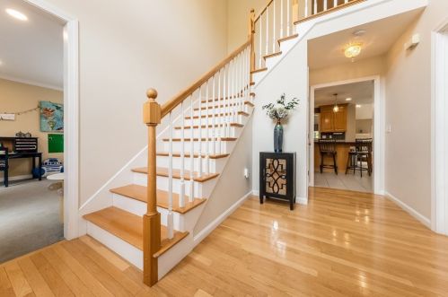 145 Riverside Dr, Wrentham, MA 02093-1455