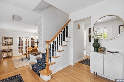 1 Springwood Ter, Kinnelon NJ  07405-2166 exterior