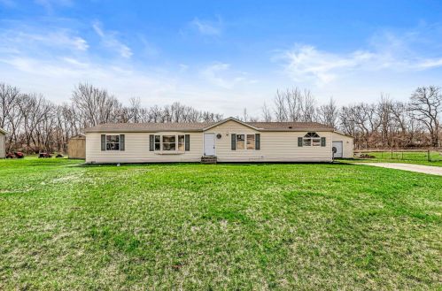 53804 Woodsprings Dr, Granger, IN 46530-9399