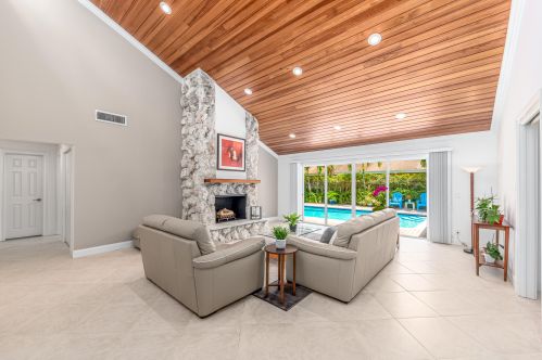 2602 Pepperwood Cir, West Palm Beach FL  33410-5249 exterior