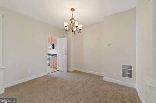 14631 Weeburn Way, Woodbridge VA  22191-4043 exterior