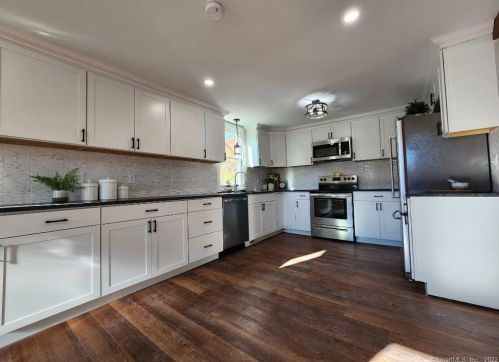 222 Thorpe Ave, Meriden CT  06450-9206 exterior