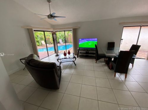 621 113th Ave, Hollywood, FL 33025-3416