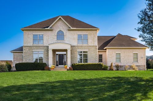 4176 Ashbury Dr, Carroll OH  43112-9418 exterior
