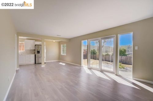 2786 Clark Ct, Pinole, CA 94564-1412