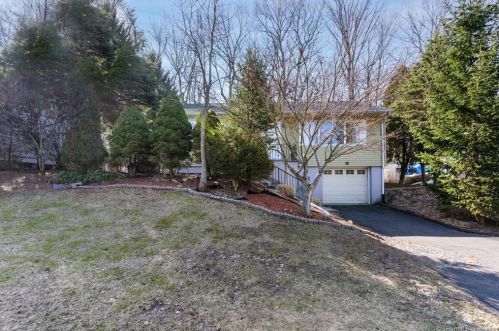 19 Viola Ln, New Britain, CT 06053-1457