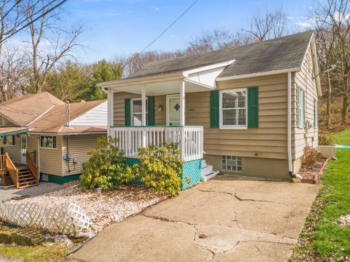 1902 Figley St, Beaver Falls, PA 15010-2562
