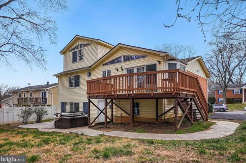4908 Kirkdale Dr, Woodbridge, VA 22193-4829