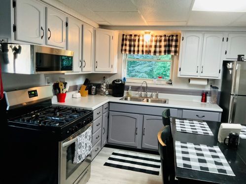 135 Clubvue Dr, Pittsburgh PA  15122-1923 exterior