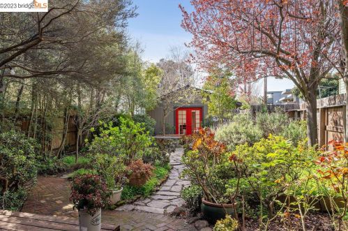 2122 Sacramento St, Berkeley CA  94702-1905 exterior