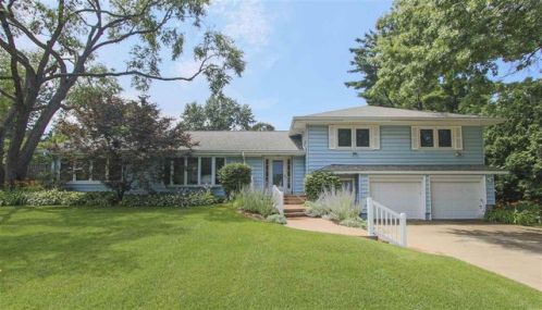 310 Russell Rd, Waterloo, IA 50701-4042