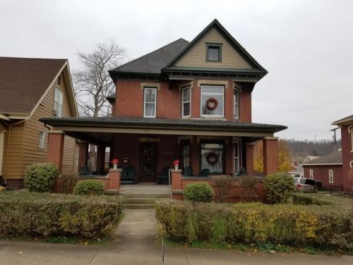 153 Columbus St, Nelsonville, OH 45764-1203