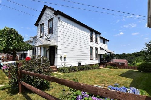 2329 Clinton St, Whitaker PA  15120-2662 exterior