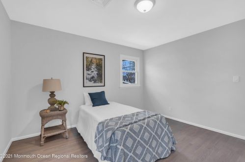 13 Salisbury Ave, Middletown NJ  07748-5240 exterior