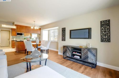 3530 Whitehall Ct, Pleasanton CA  94588-3507 exterior