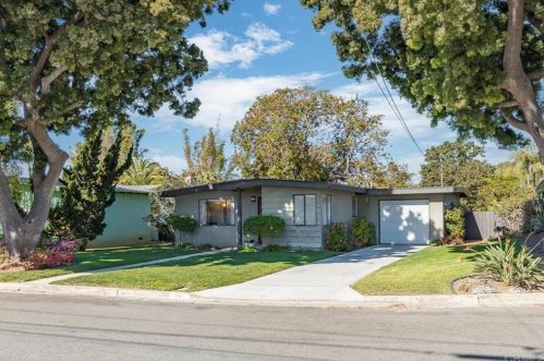 1060 Buena Pl, Carlsbad, CA 92008-1403