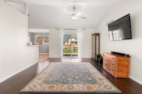 2158 Lennox Ln, Valpo, IN 46385-7112