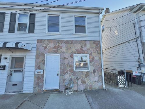 732 Berwick St, Easton, PA 18042-6302