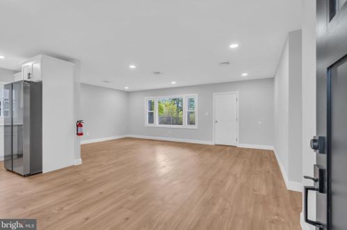 9 Snowflower Ln, Willingboro NJ  08046-1012 exterior