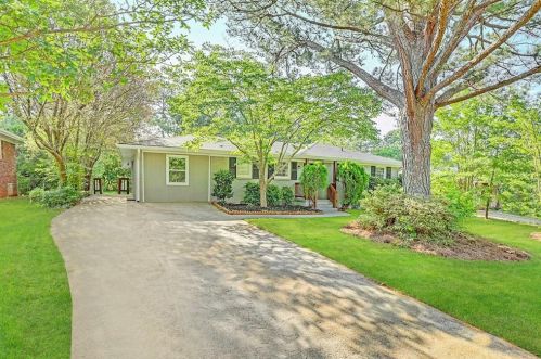 851 Parkstone Dr, Stone Mountain GA  30083-3515 exterior