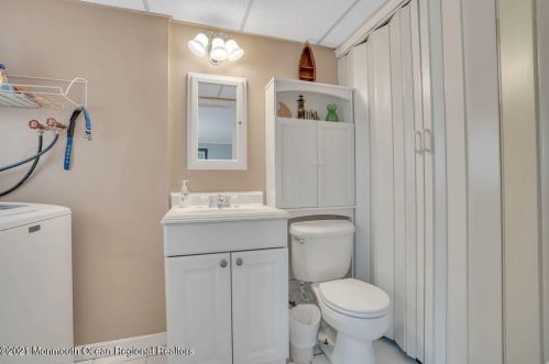 6 Wyoming Dr, Jackson Twp NJ  08527-1543 exterior
