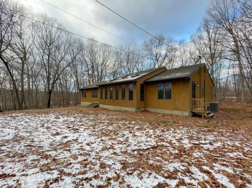 8 Falcon Crest Dr, Providence RI  02919-3100 exterior