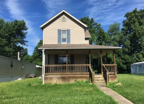 13 Franklin Ave, Roseville, OH 43777-1008