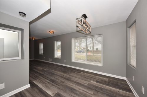 9127 Swan Cir, Milwaukee WI  53225-2719 exterior