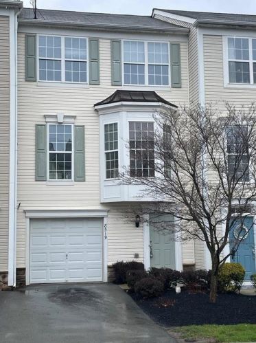 8519 Putnam Ct, Breinigsville, PA 18031-1579